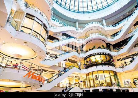 Shopping mall atrium Stock Photo - Alamy