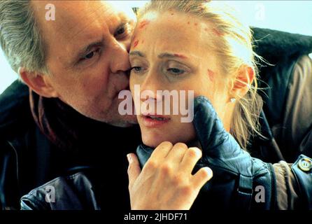 JOHN LITHGOW, CAROLINE GOODALL, CLIFFHANGER, 1993 Stock Photo