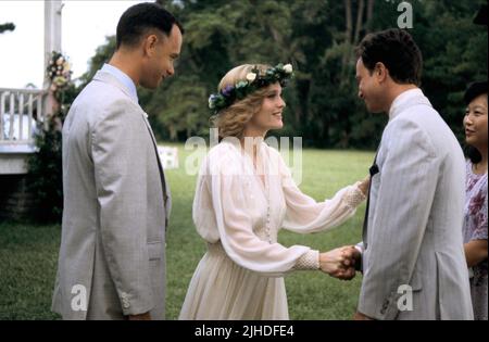 TOM HANKS, ROBIN WRIGHT, GARY SINISE, FORREST GUMP, 1994 Stock Photo