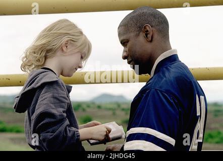 DAKOTA FANNING, DENZEL WASHINGTON, MAN ON FIRE, 2004 Stock Photo