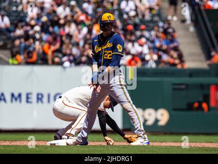 San Francisco, California, USA. July 17 2022 San Francisco CA, U.S.A. Milwaukee left fielder Christian Yelich (22)was called safe at second base after San Francisco second baseman Wilmer Flores (41) miss the tag during MLB NL west game between the Milwaukee Brewers and the San Francisco Giants. The Giants won 9-5 at Oracle Park San Francisco Calif. Thurman James/CSM Credit: Cal Sport Media/Alamy Live News Stock Photo
