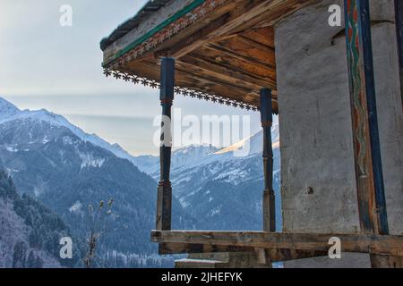 A view from a wooden balcony of the Tosh Parvati Valley in Himachal Pradesh, India Stock Photo