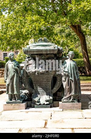 Aberdeen, Scotland, UK – June 26 2022. Bishop Elphinstone’s memorial outside King’s College in Aberdeen city Stock Photo