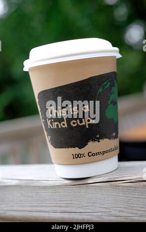 kind cup 100% compostable coffee cup Stock Photo