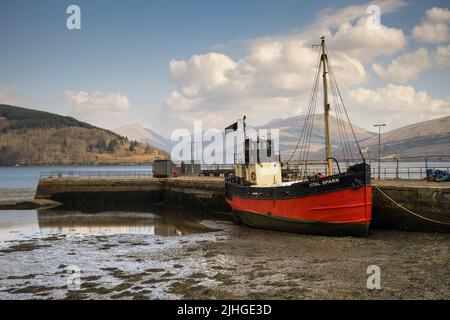 Vital Spark Clyde Puffer boat in Inverary harbour at low tide Stock Photo