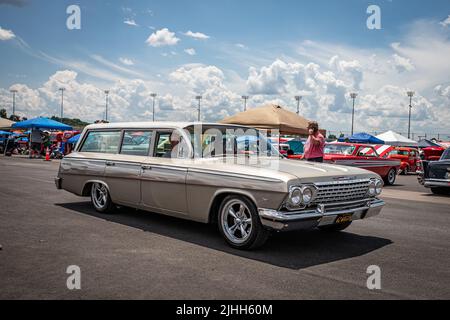 Lebanon, TN - May 14, 2022: 1962 Chevrolet BelAir Station Wagon at a local car show. Stock Photo