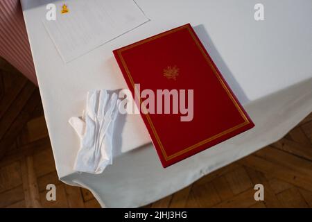 Paris, France, July 18, 2022. Illustration during a signing ceremony before a state dinner at the Grand Trianon estate near the Palace of Versailles, south west of Paris, on July 18, 2022. Photo by Romain Gaillard/Pool/ABACAPRESS.COM Stock Photo