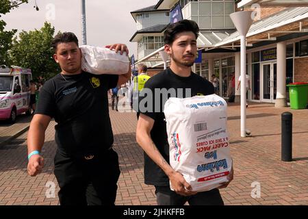 https://l450v.alamy.com/450v/2jhkffb/staff-carry-bags-of-ice-cubes-into-the-ground-during-the-first-one-day-international-match-at-the-seat-unique-riverside-chester-le-street-picture-date-tuesday-july-19-2022-2jhkffb.jpg