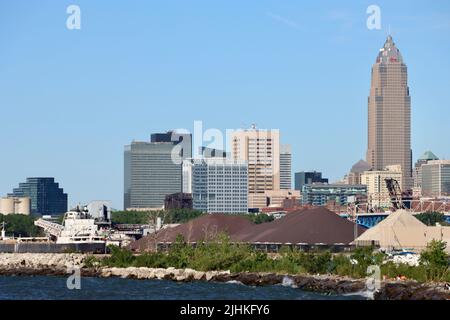 View of downtown Cleveland from Edgewater beach, June 2022 Stock Photo