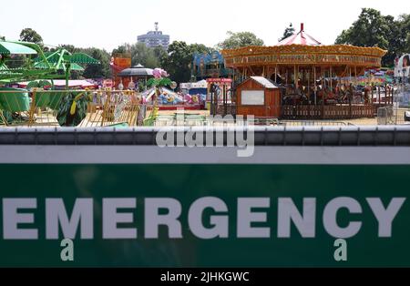 Leicester, Leicestershire, UK. 19th July2022. UK weather. The Billy Bates Fair stands idle in Abbey Park after it closed due to record breaking hot weather. The UK has recorded a temperatures of over 40C (104F) for the first time. Credit Darren Staples/Alamy Live News. Stock Photo