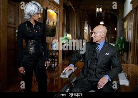 HALLE BERRY, PATRICK STEWART, X-MEN: THE LAST STAND: X-MEN 3, 2006 Stock Photo