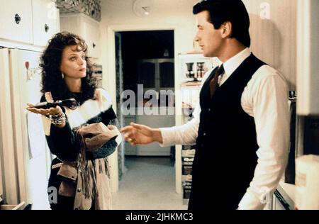 MICHELLE PFEIFFER, ALEC BALDWIN, MARRIED TO THE MOB, 1988 Stock Photo