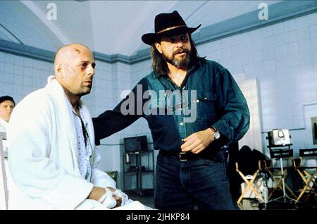 BRUCE WILLIS, TERRY GILLIAM, TWELVE MONKEYS, 1995 Stock Photo