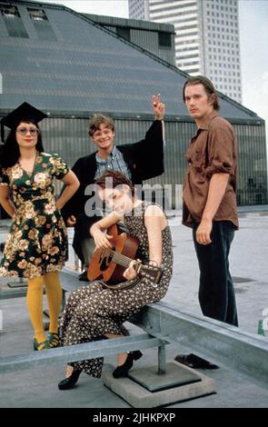 JANEANE GAROFALO, STEVE ZAHN, WINONA RYDER, ETHAN HAWKE, REALITY BITES, 1994 Stock Photo