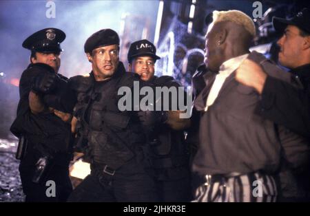 SYLVESTER STALLONE, WESLEY SNIPES, DEMOLITION MAN, 1993 Stock Photo