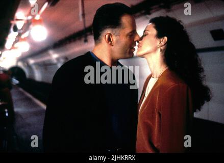 BRUCE WILLIS, ANDIE MACDOWELL, HUDSON HAWK, 1991 Stock Photo