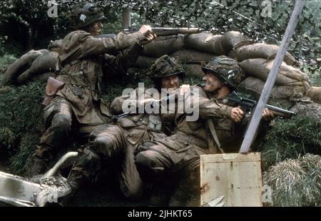 DAMIAN LEWIS, SCOTT GRIMES, JOHN HUGHES, BAND OF BROTHERS, 2001 Stock Photo