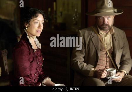 MOLLY PARKER, DAYTON CALLIE, DEADWOOD, 2004 Stock Photo