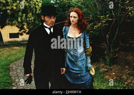 JOHNNY DEPP, HEATHER GRAHAM, FROM HELL, 2001 Stock Photo