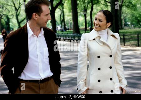 RALPH FIENNES, JENNIFER LOPEZ, MAID IN MANHATTAN, 2002 Stock Photo