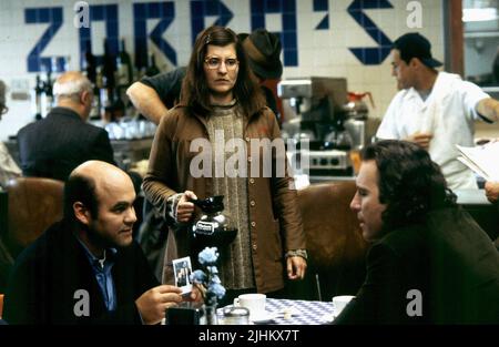 IAN GOMEZ, NIA VARDALOS, JOHN CORBETT, MY BIG FAT GREEK WEDDING, 2002 Stock Photo