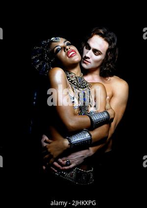 AALIYAH, STUART TOWNSEND, QUEEN OF THE DAMNED, 2002 Stock Photo