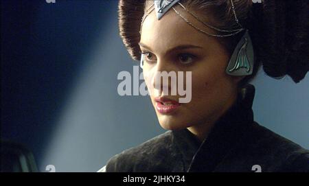 NATALIE PORTMAN, STAR WARS: EPISODE II - ATTACK OF THE CLONES, 2002 Stock Photo