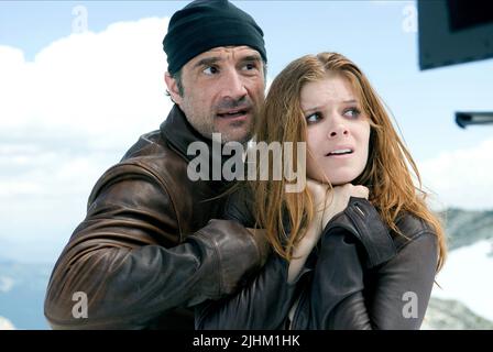 ELIAS KOTEAS, KATE MARA, SHOOTER, 2007 Stock Photo