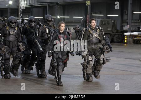 EMILY BLUNT, TOM CRUISE, EDGE OF TOMORROW, 2014 Stock Photo