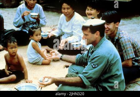 ROBIN WILLIAMS, GOOD MORNING  VIETNAM, 1987 Stock Photo