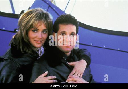 SHARON STONE, STEVE GUTTENBERG, POLICE ACADEMY 4: CITIZENS ON PATROL, 1987 Stock Photo