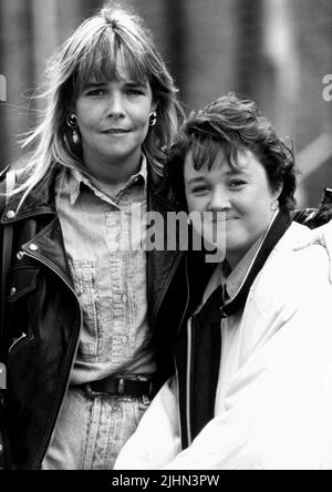 LINDA ROBSON, PAULINE QUIRKE, BIRDS OF A FEATHER, 1989 Stock Photo