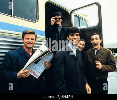 STEVE ZAHN, JOHNATHON SCHAECH, TOM EVERETT SCOTT, LIV TYLER, ETHAN EMBRY, THAT THING YOU DO, 1996 Stock Photo