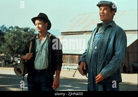 GARY SINISE, JOHN MALKOVICH, OF MICE AND MEN, 1992 Stock Photo