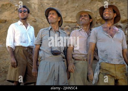 RALPH FIENNES, JULIAN WADHAM, NINO CASTELNUOVO, CLIVE MERRISON, THE ENGLISH PATIENT, 1996 Stock Photo