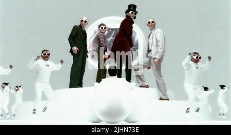 DAVID KELLY, FREDDIE HIGHMORE, JOHNNY DEPP, ADAM GODLEY, CHARLIE AND THE CHOCOLATE FACTORY, 2005 Stock Photo