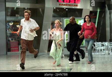 JAKE WEBER, SARAH POLLEY, MEKHI PHIFER, INNA KOROBKINA, DAWN OF THE DEAD, 2004 Stock Photo