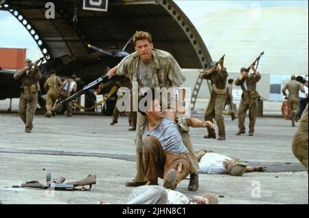 BEN AFFLECK, JOSH HARTNETT, PEARL HARBOR, 2001 Stock Photo