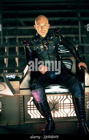 TOM HARDY, STAR TREK: NEMESIS, 2002 Stock Photo