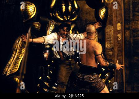 BRENDAN FRASER, ARNOLD VOSLOO, THE MUMMY RETURNS, 2001 Stock Photo