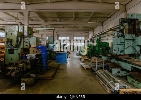 Industrial machine tools inside metalworking workshop Stock Photo