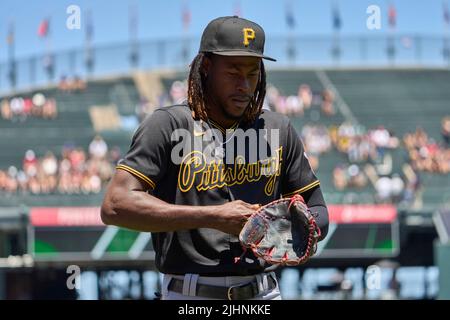 Denver CO, USA. 17th July, 2022. Pittsburgh shortstop Oneil Cruz (15)  warming up before the game with Pittsburgh Pirates and Colorado Rockies  held at Coors Field in Denver Co. David Seelig/Cal Sport