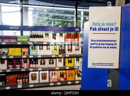 2022-07-20 07:46:50 UTRECHT - Interior of the first app-only Aldi in Utrecht. The checkout-free Aldi Shop&Go is the first app-only Aldi on the European mainland. The store is in many ways similar to the checkout-free Amazon Go stores in the US. ANP SEM VAN DER WAL netherlands out - belgium out Stock Photo