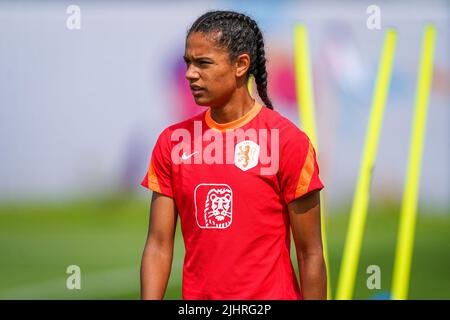 STOCKPORT, UNITED KINGDOM - JULY 20: Esmee Brugts of the Netherlands during a Training Session of Netherlands Women at Stockport County Training Centre on July 20, 2022 in Stockport, United Kingdom. (Photo by Joris Verwijst/Orange Pictures) Stock Photo