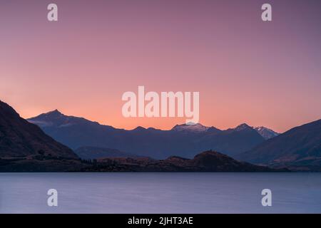 Sunset view by Lake Wanaka in New Zealand Stock Photo