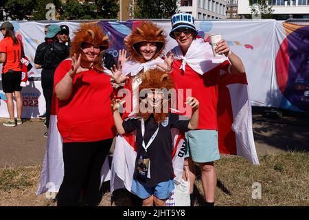 Victoria Gardens, Brighton, East Sussex, UK. Womens Euro Fanzone Brighton soaking up the atmosphere before kick off between England and Spain at the Womens Euros 2022. 20th July 2022. David Smith/AlamyNews Stock Photo