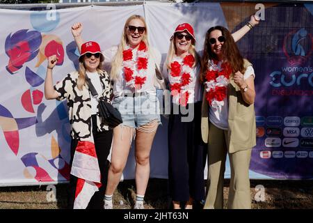 Victoria Gardens, Brighton, East Sussex, UK. Womens Euro Fanzone Brighton soaking up the atmosphere before kick off between England and Spain at the Womens Euros 2022. 20th July 2022. David Smith/AlamyNews Stock Photo