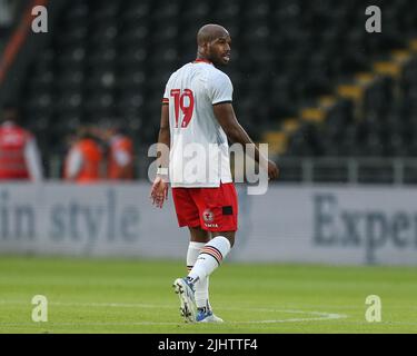 Hull, UK. 20th July, 2022. 'scar Estupiñán #19 of Hull City during the game in Hull, United Kingdom on 7/20/2022. (Photo by David Greaves/News Images/Sipa USA) Credit: Sipa USA/Alamy Live News Stock Photo