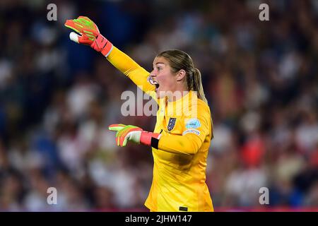 Brighton, UK. 20th July, 2022. Mary Earps, the goalkeeper of England Women looks on. UEFA Women's Euro England 2022, quarter-final match, England women v Spain women at the Falmer Stadium in Brighton & Hove in Sussex on Wednesday 20th July 2022. this image may only be used for Editorial purposes. Editorial use only, license required for commercial use. No use in betting, games or a single club/league/player publications. pic by Steffan Bowen/Andrew Orchard sports photography/Alamy Live news Credit: Andrew Orchard sports photography/Alamy Live News Stock Photo