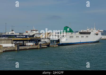 Irish Ferries vessel Epsilon loading ro-ro traffic in Dublin Stock ...